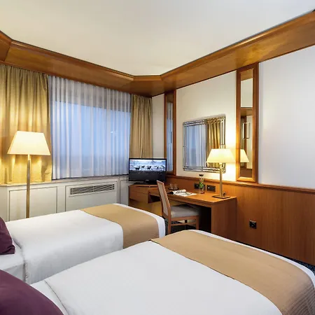 Hotell Leonardo Frankfurt South 4*