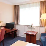 Hotel Leonardo Frankfurt South 4*