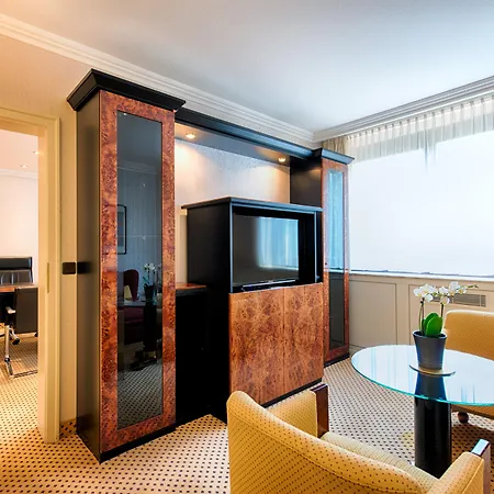 Leonardo Frankfurt South Hotel 4*