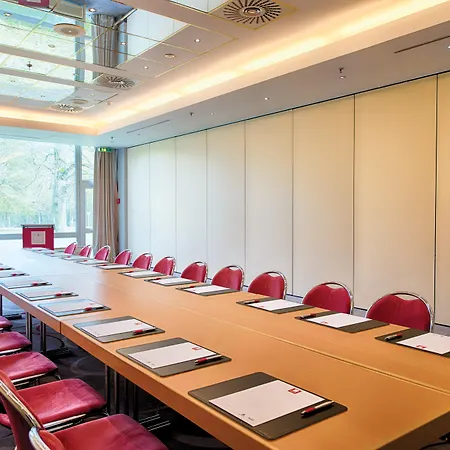 Hotel Leonardo Frankfurt South 4*