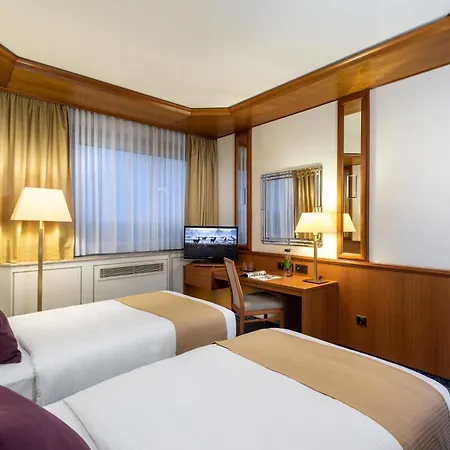 Hotel Leonardo Frankfurt South 4*
