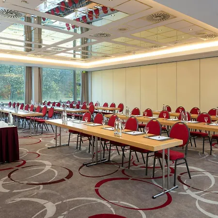 Hotel Leonardo Frankfurt South 4*
