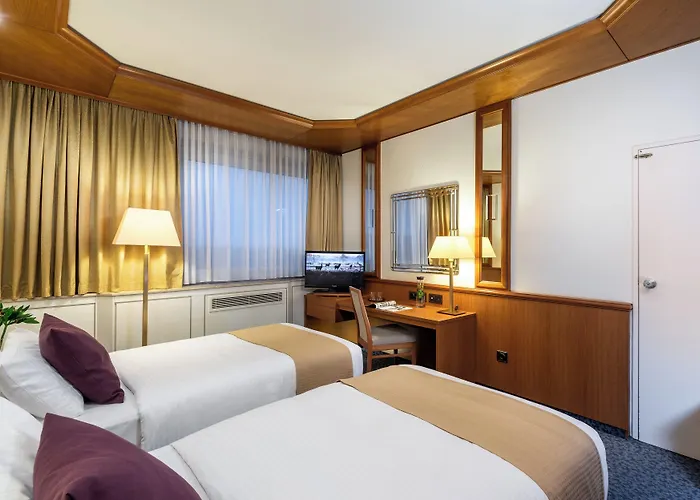 Hotell Leonardo Frankfurt South 4*