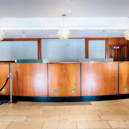 Hotel Leonardo Frankfurt South 4*